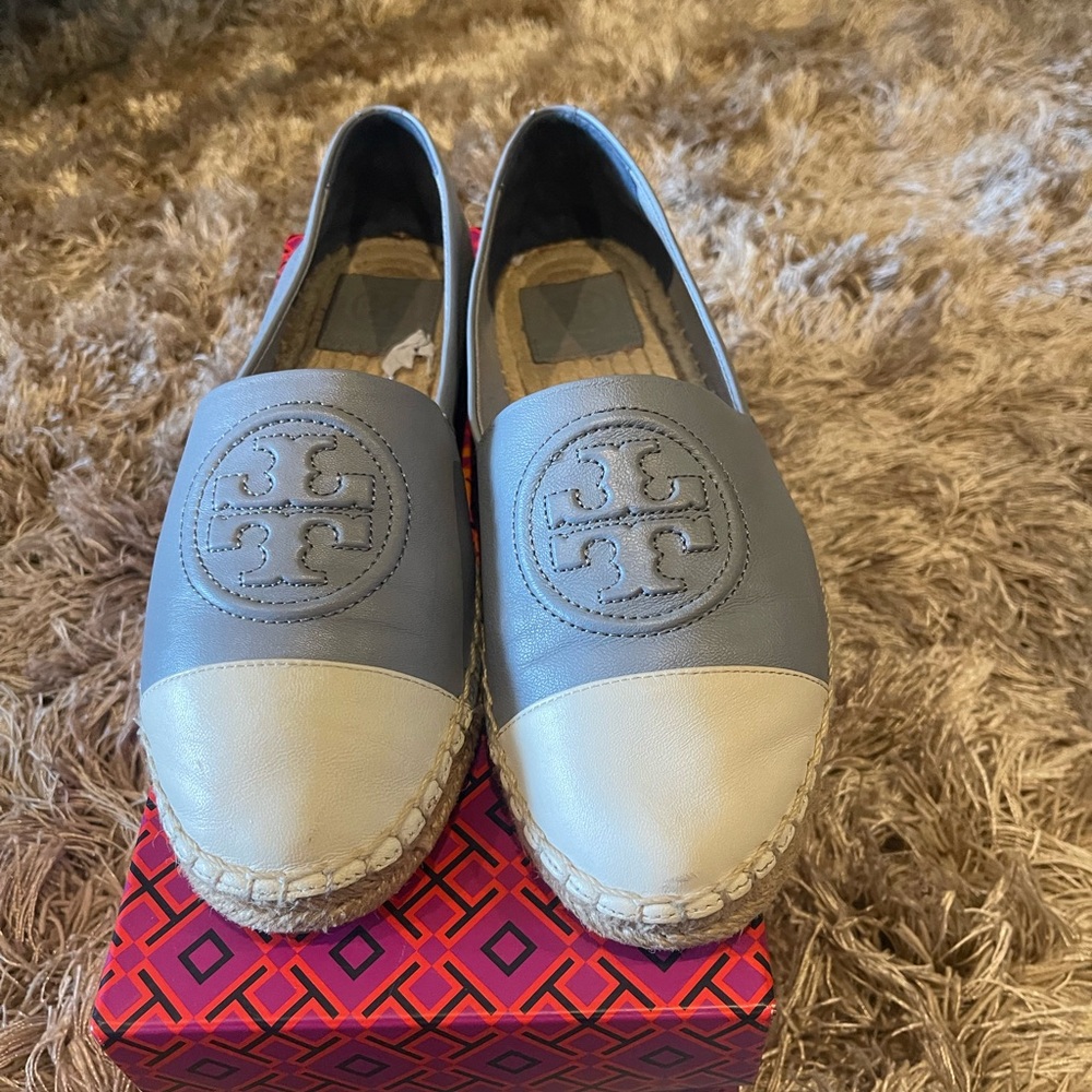 Tory Burch women leather flats